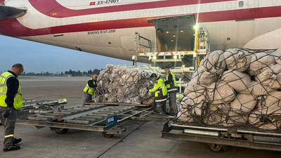 Pakistan'dan Türkiye'ye 9 bin 800 çadır yardımı