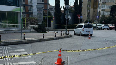 Son dakika! Bakırköy Adliyesi önünde silahlı saldırı : 3 yaralı