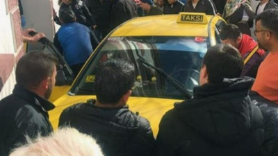 Taksici direksiyon başında kalp krizi geçirdi!