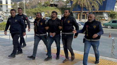 Tartıştığı ev arkadaşını satırla öldüren zanlı tutuklandı!