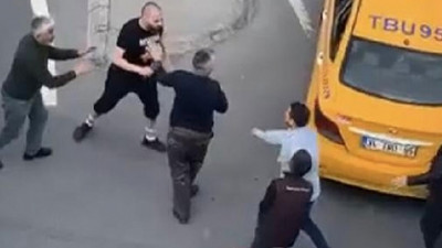 Tekmeli yumruklu trafik kavgası