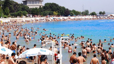 Tatilde rota İstanbul'a döndü: Fırsatı bulan plajlara akın etti