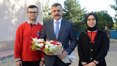 Vali Çiftçi öğrencilerle kahvaltıda buluştu