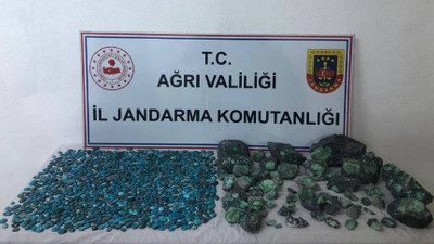 Jandarmadan suçüstü: Milyonlarca liralık değerli taş ele geçirildi