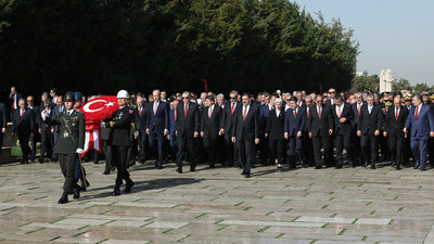 Cumhurbaşkanı liderliğinde Devlet erkanı, Anıtkabir’de