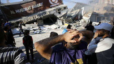 İsrail, UNRWA'nın un getirdiği fırını vurdu!