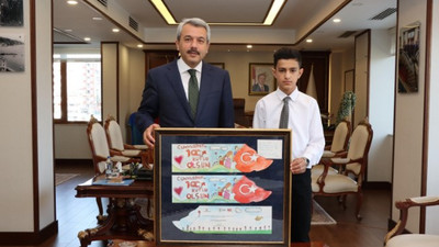 Vali Baydaş’tan küçük Samet’e 'Cumhuriyet' sürprizi!