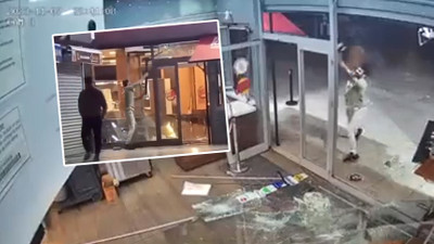 Esenyurt’ta ünlü restoran zincirinin şubesine saldırı: Sizi daha yasaklamadılar mı?