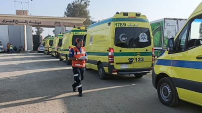 Refah Sınır Kapısı 26 gün sonra açıldı! İlk ambulanslar geçti