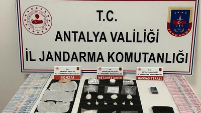 Antalya'da uyuşturucu operasyonu! Jandarmadan kaçamadılar