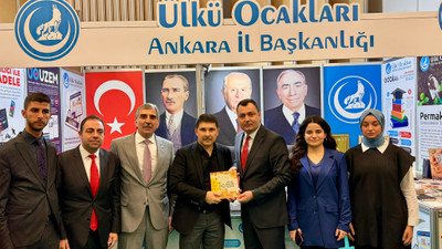 Hasan Doğan, ATO Kitap Fuarı’ndaki Ülkü Ocakları standında!