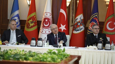 Atatürk fotoğrafı krizi büyüyor: Hepsi görevden uzaklaştırıldı!