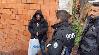Beyoğlu'nda şüpheli ölüm: Metruk binada cesetle birlikte bulunan 2 kişi gözaltına alındı