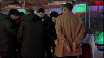 Yüksek miktarlı kredi dolandırıcıları polisin buluşma tuzağıyla yakalandı