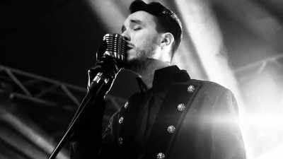 Cem Adrian Bursa’da sevenleri ile buluştu