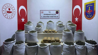 Jandarma zehir tacirlerine geçit vermiyor: 915 kilo uyuşturucu ele geçirildi