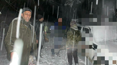 Erzurum'da avladıkları yaban keçisini yerken yakalandılar