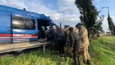 Sakarya’da 16 kaçak göçmen ile 3 organizatör yakalandı
