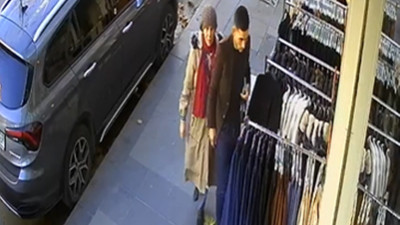 Önce rengine baktı, sonra çaldı!