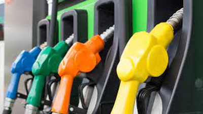 Motorinden sonra bir indirim de benzine!
