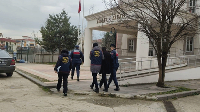 Cinayet suçundan 20 yıl hapis cezasıyla aranan zanlı yakayı ele verdi