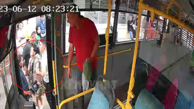 Otobüs şoförü kadın yolcuyu tartakladı araçtan indirip telefonuna el koydu