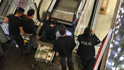Konya'da 2 yaşındaki çocuğun elleri yürüyen merdivene sıkıştı ve 3 parmağı koptu