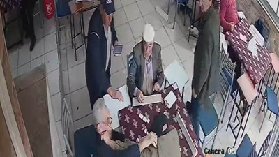 Dedelerin "taş çaldın" kavgası güvenlik kameralarına yansıdı