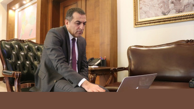 Burdur Valisi Öksüz, AA'nın "Yılın Kareleri" oylamasına katıldı