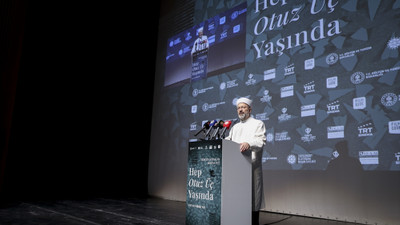 Diyanet İşleri Başkanı Erbaş "Hep 33 Yaşında" belgeselinin galasına katıldı: