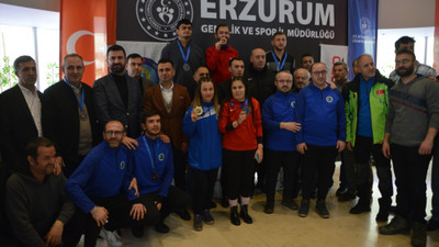 Erzurum'da düzenlenen "İşitme Engelliler Türkiye Satranç Şampiyonası" tamamlandı