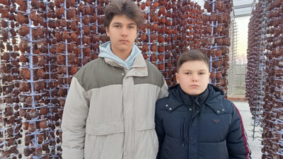 İki kardeşin geliştirdiği hurma soyma makinesi ailesinin üretimini artırdı