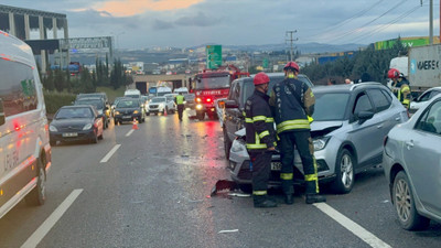 Kocaeli'de 4 aracın karıştığı kazada 1 kişi öldü, 1 kişi yaralandı