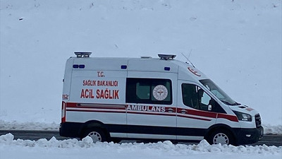 Muş'ta yolu kapanan köylerdeki hastalar, ekiplerin çabasıyla hastaneye ulaştırıldı