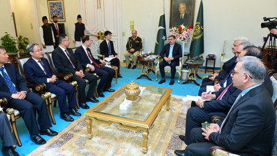 Pakistan, Çin ile her alanda stratejik ve işbirliğine dayalı ortaklıktan memnun