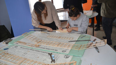 Yüksekova'da model uçak kursuna katılan öğretmenler öğrencilerine havacılığı sevdirecek
