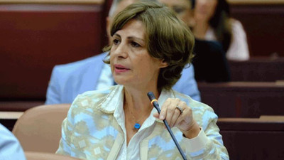 Ayşe Ünlüce kimdir?