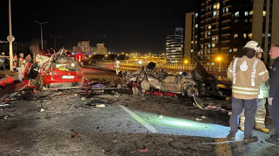 Başakşehir’de kontrolden çıkan araç karşı şeritteki araca çarptı: 4 ölü
