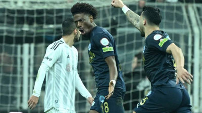 Beşiktaş sahasında Kasımpaşa'ya 3-1 yenildi