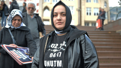 Depremde yakınlarını kaybeden aileler Kahramanmaraş'ta basın açıklaması yaptı