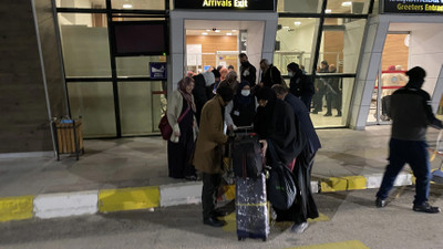 Şüpheli paket herkesi alarma geçirdi: Umre yolcuları geri döndü!