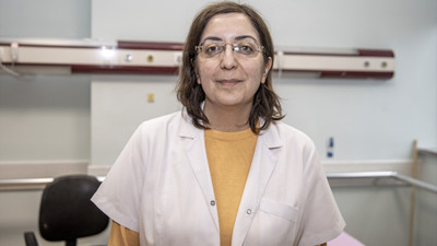 6 ŞUBAT DEPREMLERİNİN BİRİNCİ YILI - Enkaz altında ezilen kolunu kullanamayan depremzede sağlığına kavuşmayı bekliyor