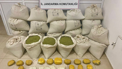 Adana'da kamyon dorsesine yüklenen su tankında 617,5 kilogram esrar ele geçirildi