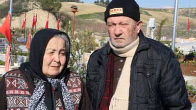 Adana'da yaşlı çift, depremde kaybettikleri oğlu, gelini ve torunlarını unutamıyor