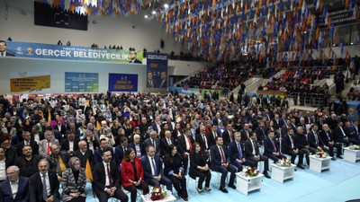 AK Partili Yalçın, partisinin "Uşak Aday Tanıtım Toplantısı"nda konuştu: