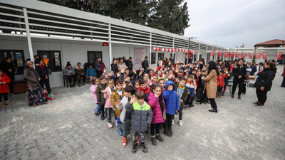 AKUT Vakfı tarafından Hatay'da iki prefabrik okul yaptırıldı