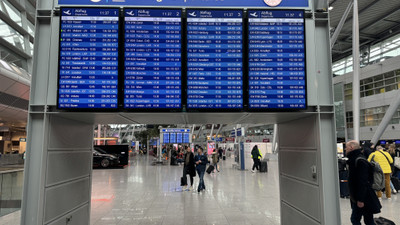 Almanya'da hava yolu şirketi Lufthansa çalışanlarının uyarı grevi başladı