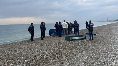 Antalya'da sahilde erkek cesedi bulundu
