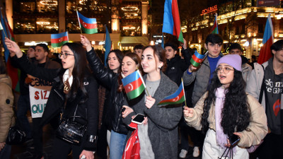 Azerbaycan'da İlham Aliyev'in cumhurbaşkanı seçimindeki zaferi kutlanıyor