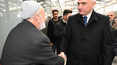 Bakan Ersoy, Malatya'da geçici iş yerlerindeki esnafı ziyaret etti